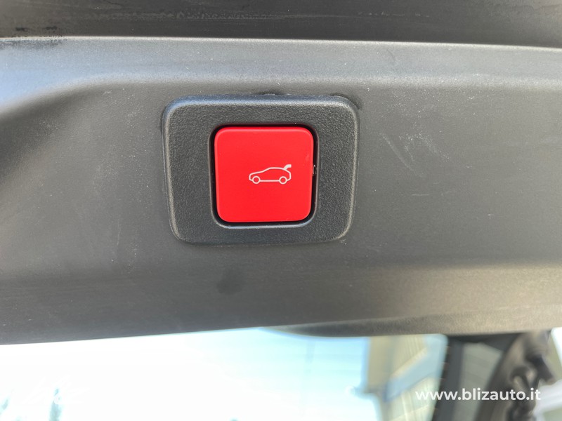 Peugeot 3008 1.2 hybrid gt 136cv e-dcs6