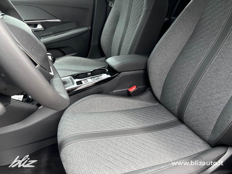 Peugeot 208 1.2 hybrid allure 110cv e-dcs 6