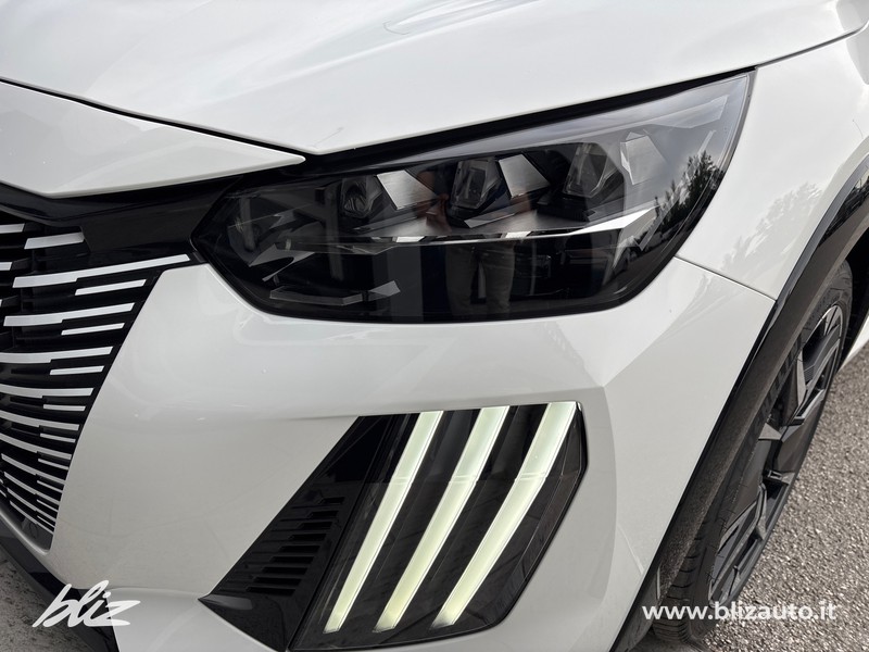 Peugeot 208 1.2 hybrid gt 110cv e-dcs 6
