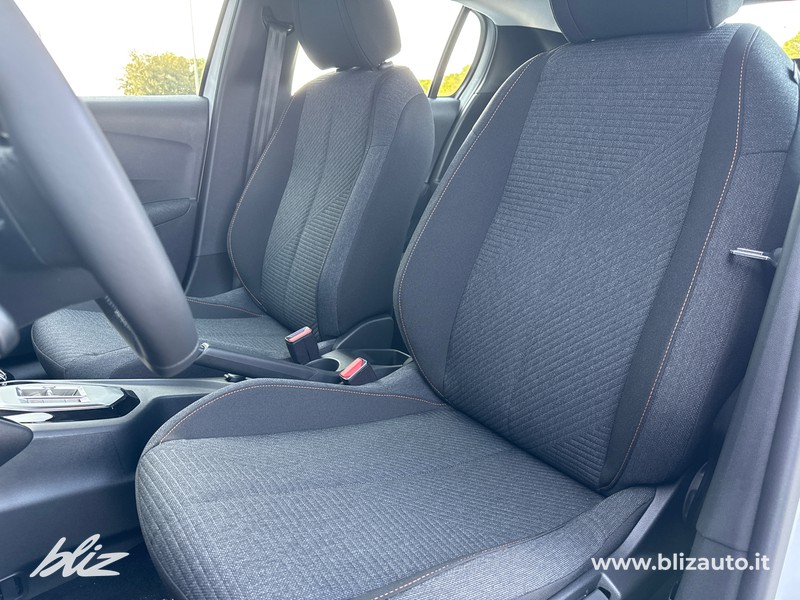 Peugeot 208 1.2 hybrid style 110cv e-dcs 6