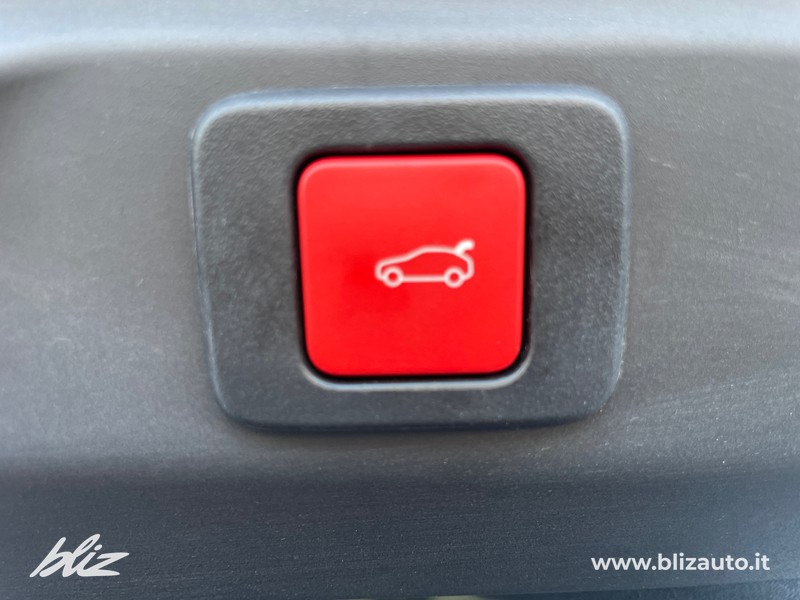 Peugeot 3008 1.2 hybrid gt 145cv e-dcs6