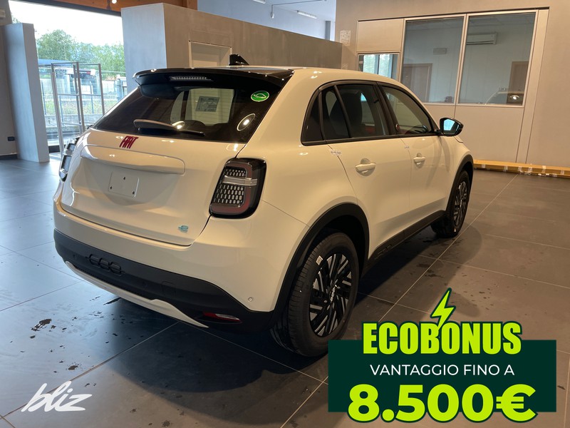 Fiat 600 54kwh red
