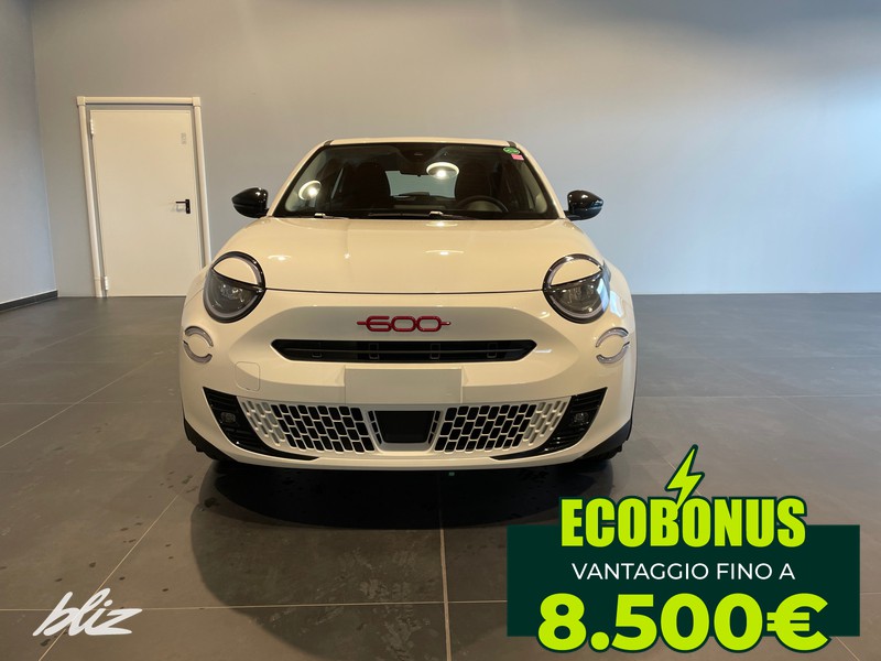 Fiat 600 54kwh red