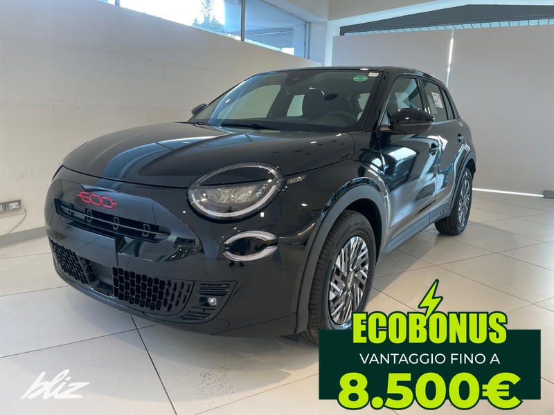 Fiat 600 54kwh red