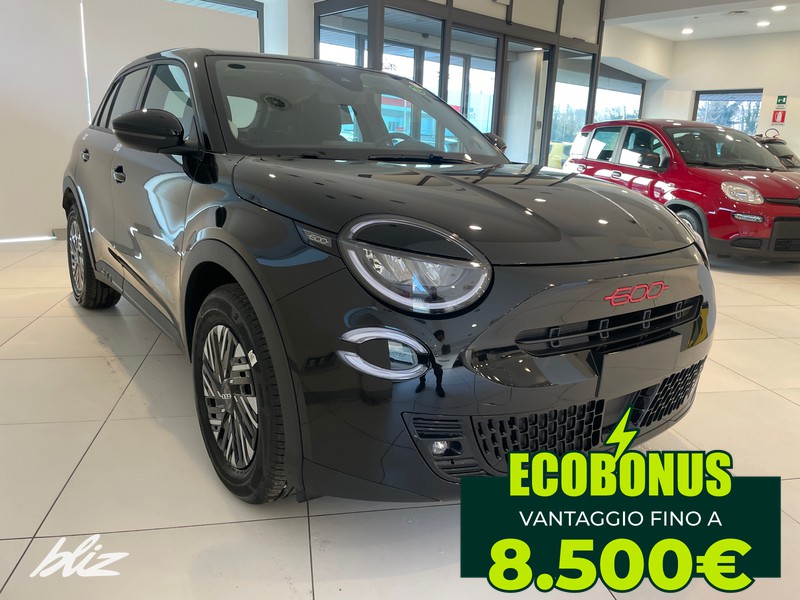 Fiat 600 54kwh red
