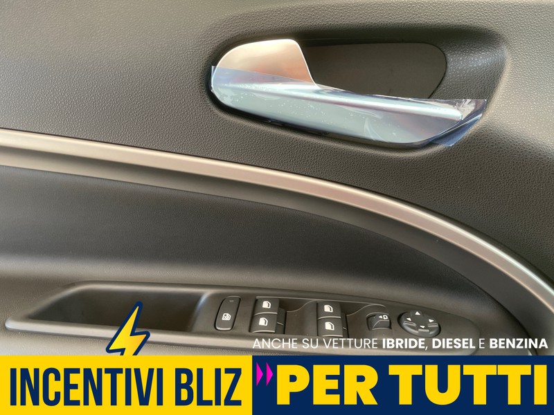 Jeep Avenger 1.2 turbo e-hybrid mhev overland 4xe 145cv edct6