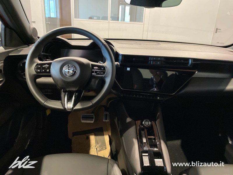 Alfa romeo Junior 1.2 ibrida speciale 145cv edct6