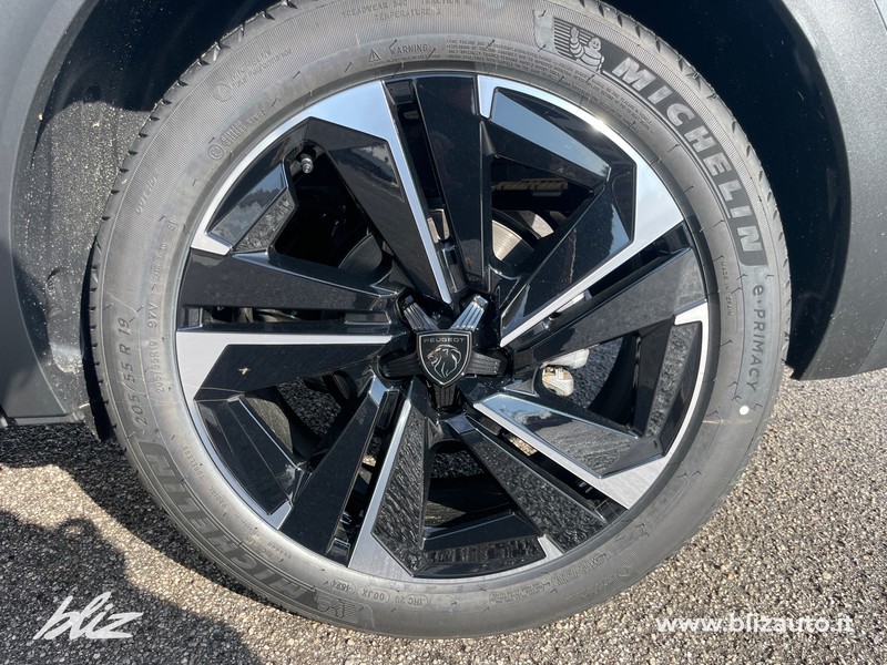 Peugeot 408 1.2 hybrid allure 145cv e-dsc6