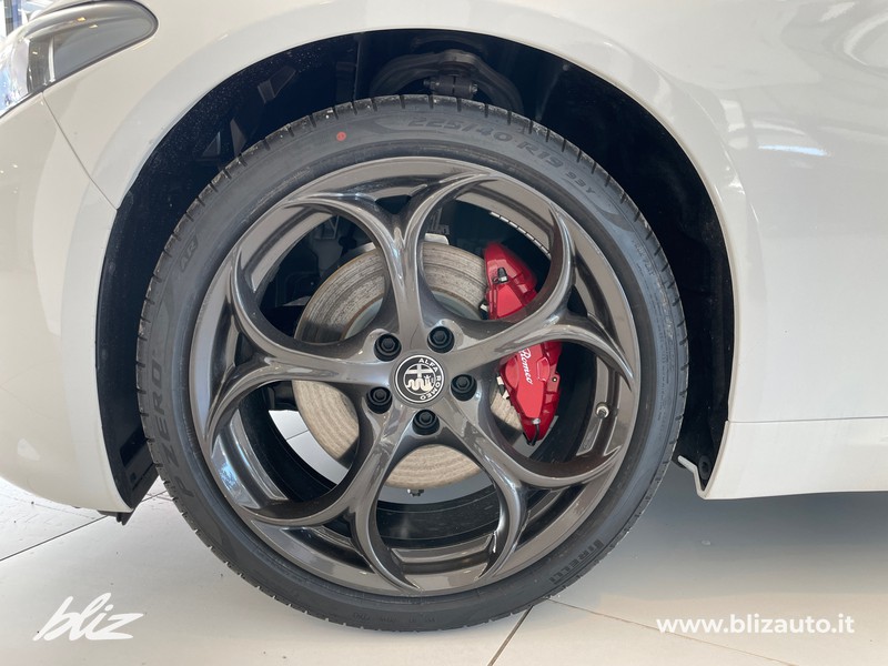 Alfa romeo Giulia 2.2 t tributo italiano q4 210cv auto