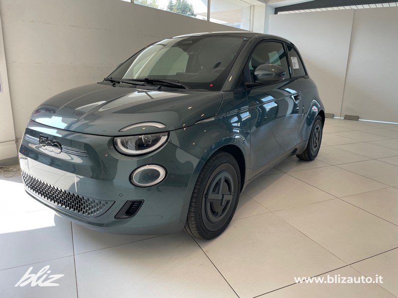 Fiat 500 500e 42 kwh giorgio armani