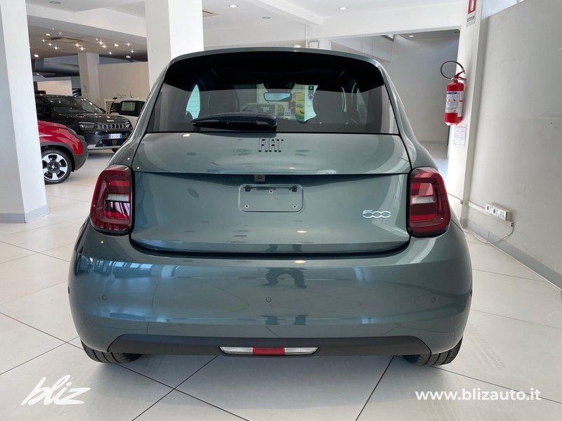 Fiat 500 500e 42 kwh giorgio armani