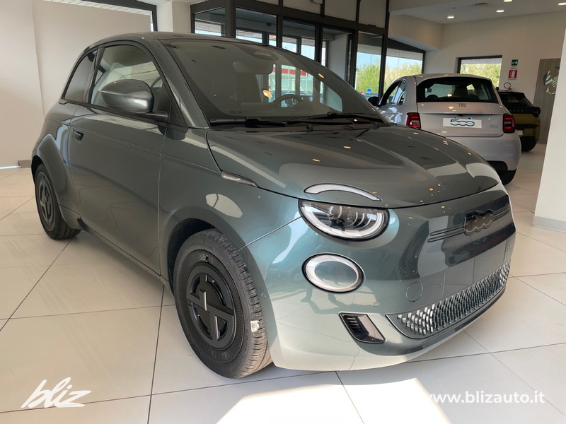 Fiat 500 500e 42 kwh giorgio armani