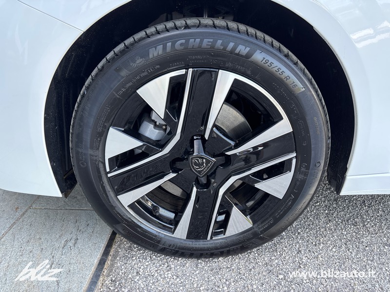 Peugeot 208 1.2 hybrid allure 110cv e-dcs 6