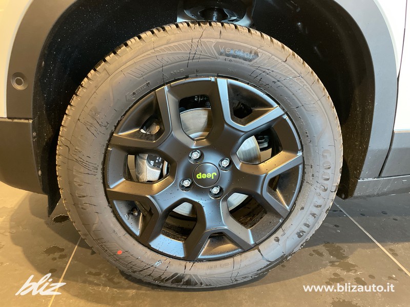 Jeep Avenger 1.2 turbo e-hybrid mhev overland 4xe 145cv edct6