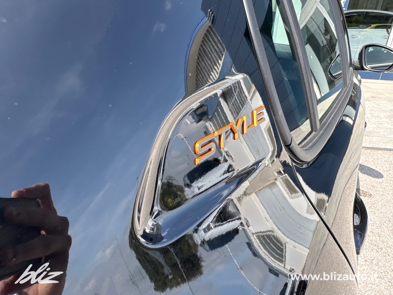 Peugeot 208 1.2 hybrid style 110cv e-dcs 6