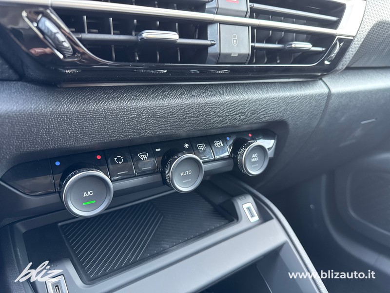 Citroen C4 1.2 hybrid plus 136cv e-dcs6