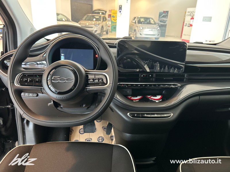Fiat 500 500e 42 kwh entry pack tech