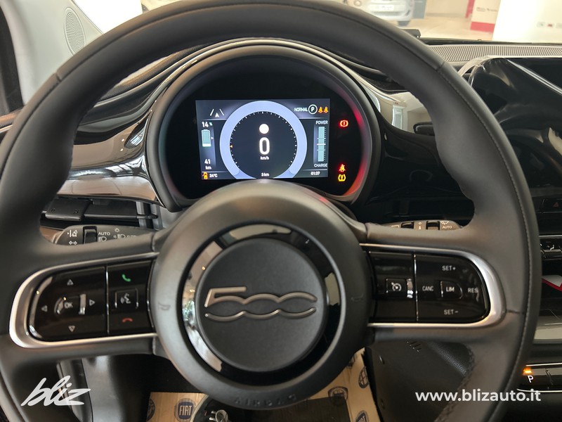 Fiat 500 500e 42 kwh entry pack tech