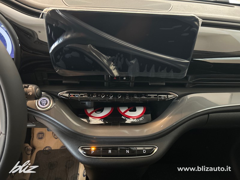 Fiat 500 500e 42 kwh entry pack tech