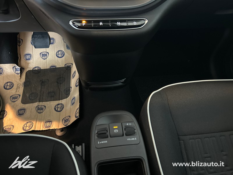 Fiat 500 500e 42 kwh entry pack tech