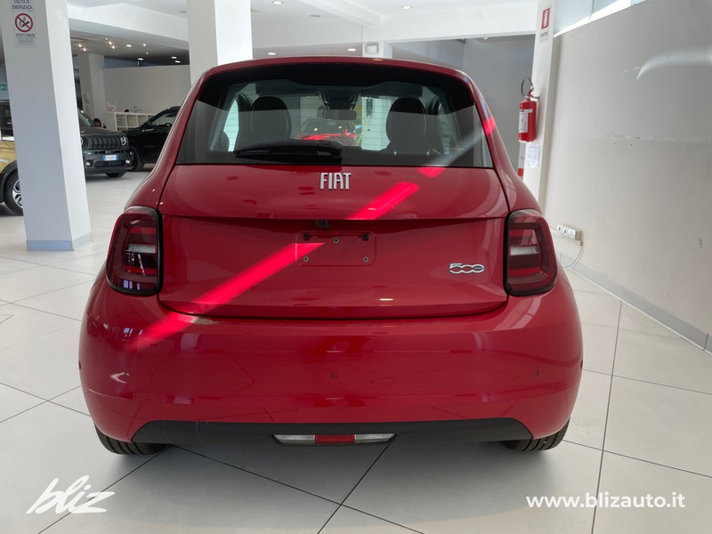 Fiat 500 500e 42 kwh entry pack tech