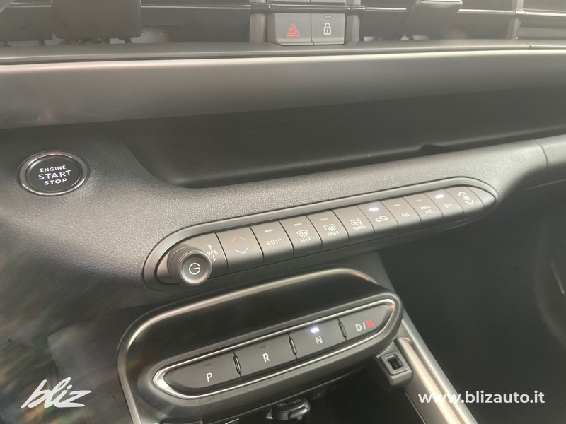 Jeep Avenger 1.2 turbo e-hybrid mhev overland 4xe 145cv edct6