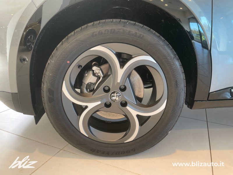 Alfa romeo Junior 1.2 ibrida milano cortina 2026 145cv edct6