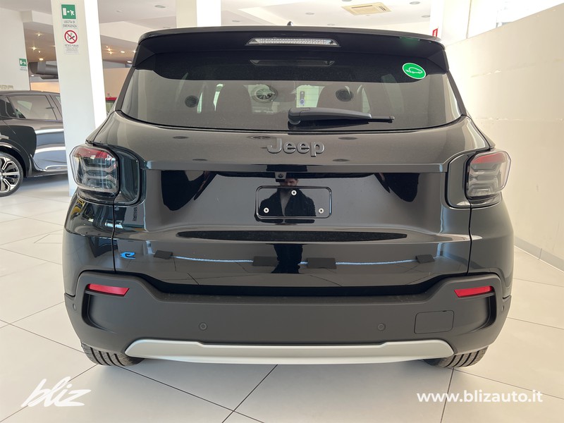 Jeep Avenger full-electric black edition fwd 156cv auto