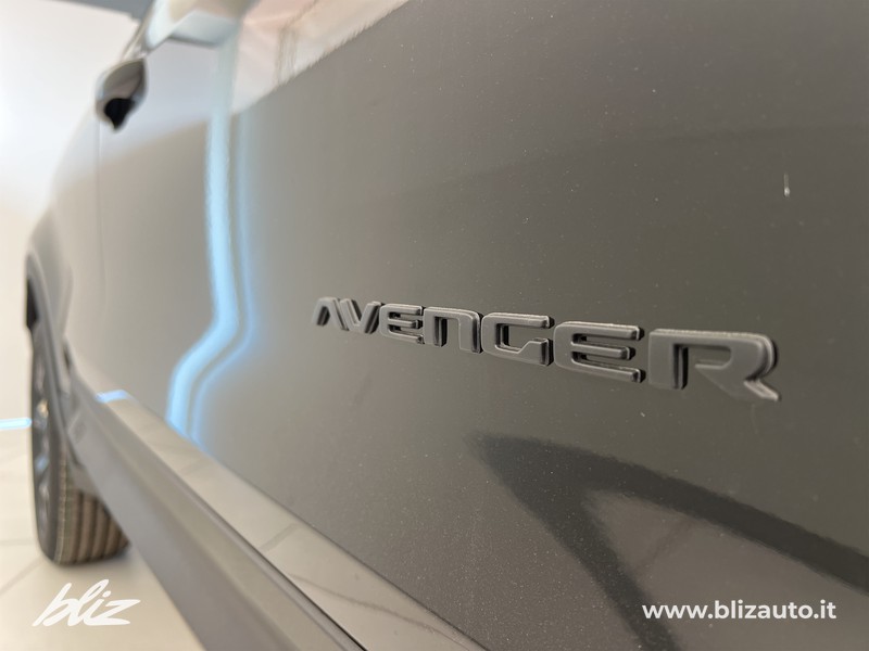 Jeep Avenger full-electric black edition fwd 156cv auto