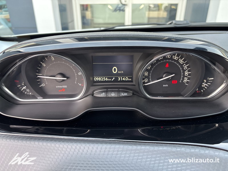 Peugeot 2008 1.2 puretech t allure s&s 130cv my18