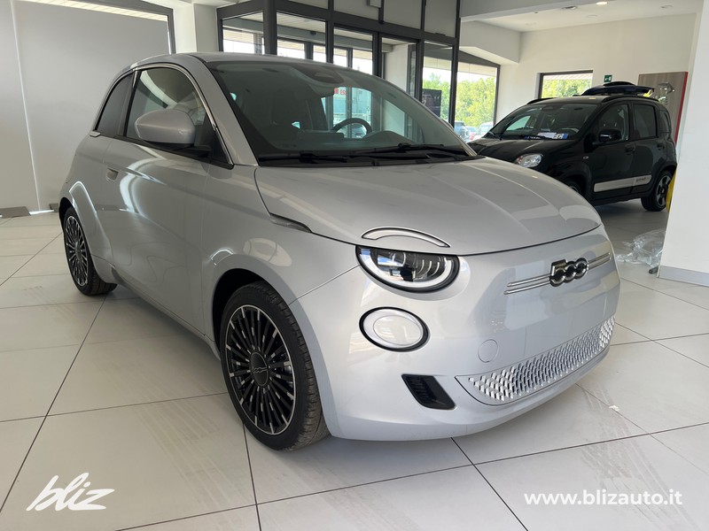 Fiat 500 e - ICON 320 Berlina