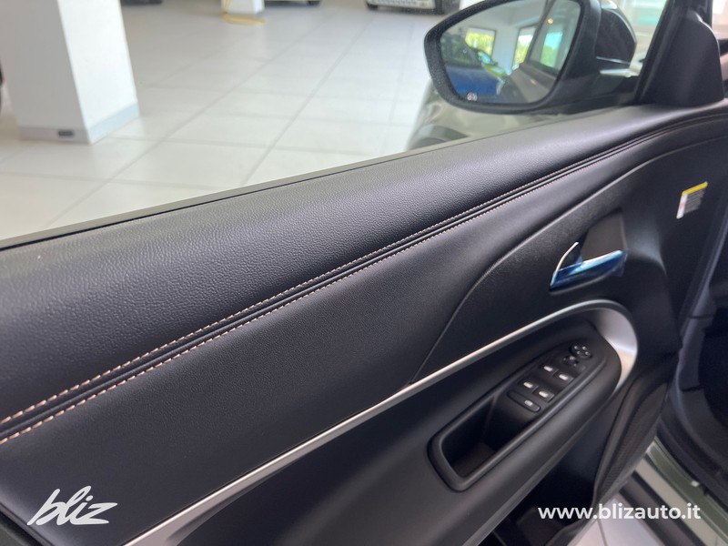 Jeep Avenger 1.2 turbo e-hybrid mhev 85th anniversary 4xe 145cv edct6