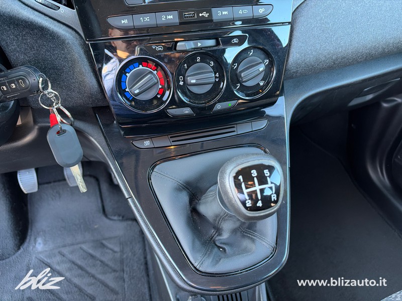 Lancia Ypsilon 1.2 Elefantino Blu s&s 69cv my19