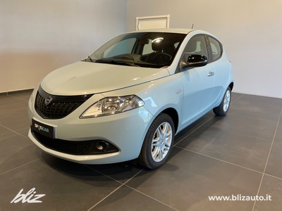 Lancia Ypsilon 1.0 firefly hybrid Silver s&s 70cv