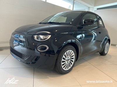 Fiat 500 500e 42 kwh entry pack tech