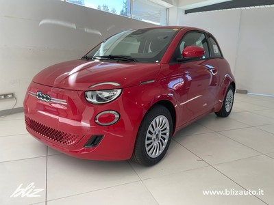 Fiat 500 500e 42 kwh entry pack tech