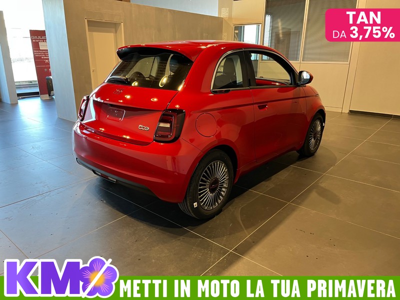 Fiat 500 500e 42 kwh (red)