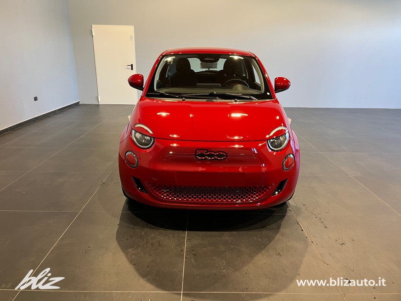 Fiat 500 500e 42 kwh (red)