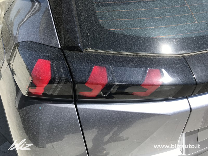 Peugeot 2008 1.2 puretech allure s&s 100cv