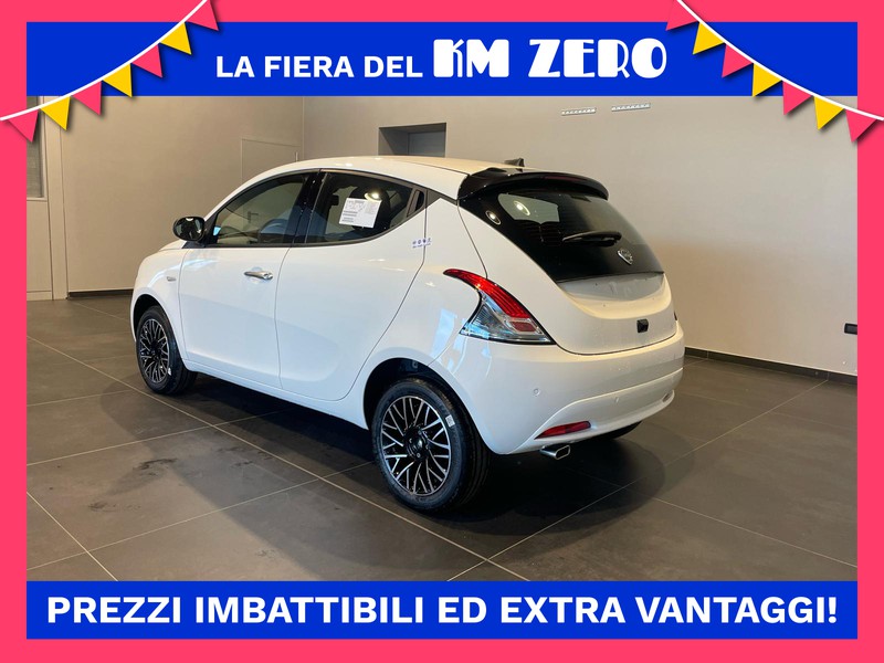 Lancia Ypsilon 1.0 firefly hybrid platino s&s 70cv