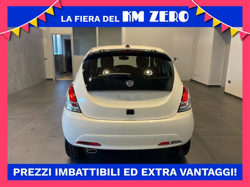 Lancia Ypsilon 1.0 firefly hybrid platino s&s 70cv