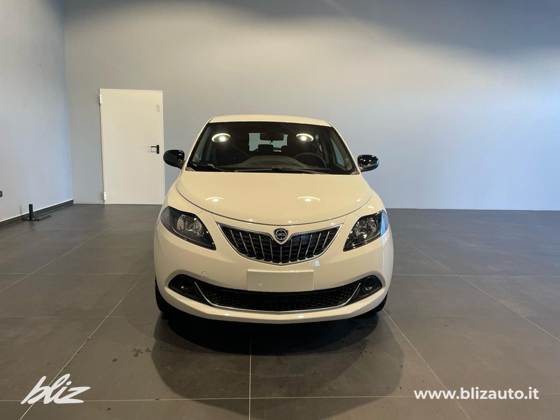 Lancia Ypsilon 1.0 firefly hybrid platino s&s 70cv