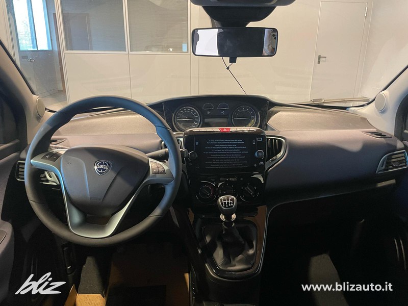 Lancia Ypsilon 1.0 firefly hybrid platino s&s 70cv