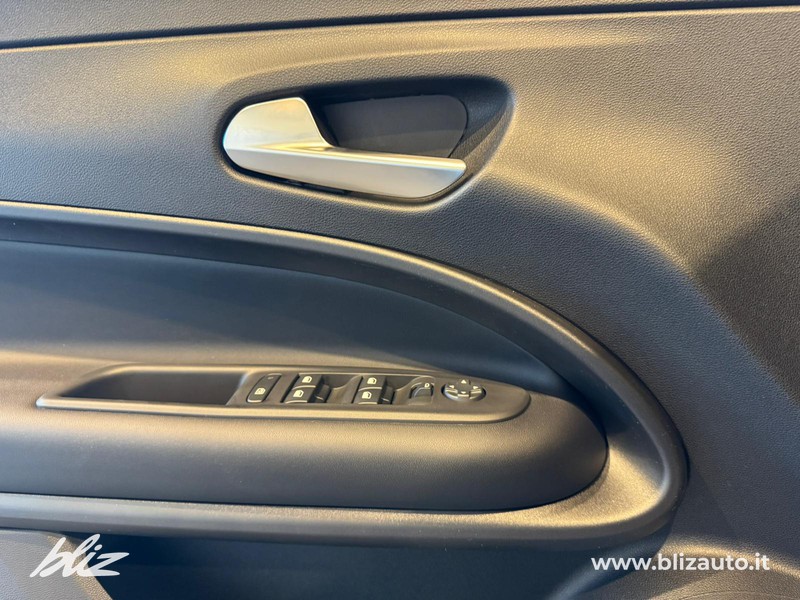 Jeep Avenger E-Hybrid Tech& Sky 1.2 110cv Dct Mhev