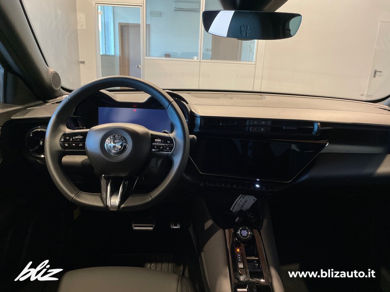 Alfa romeo Junior 1.2 ibrida speciale 145cv edct6