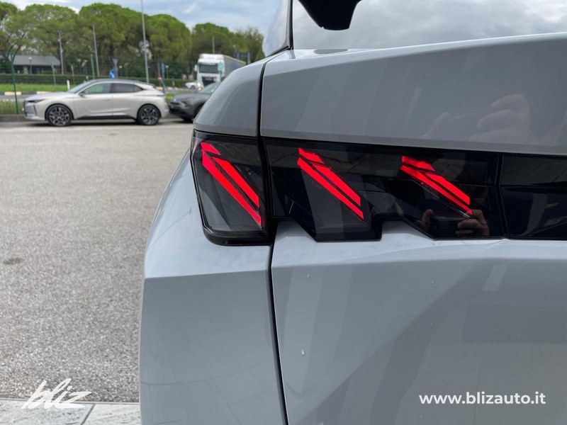 Peugeot 3008 1.2 hybrid gt 145cv e-dcs6