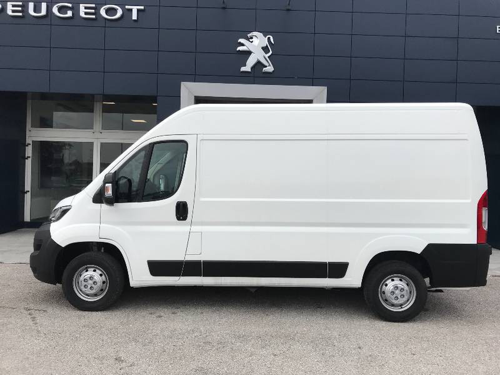 Peugeot boxer l2h2 пассажирский