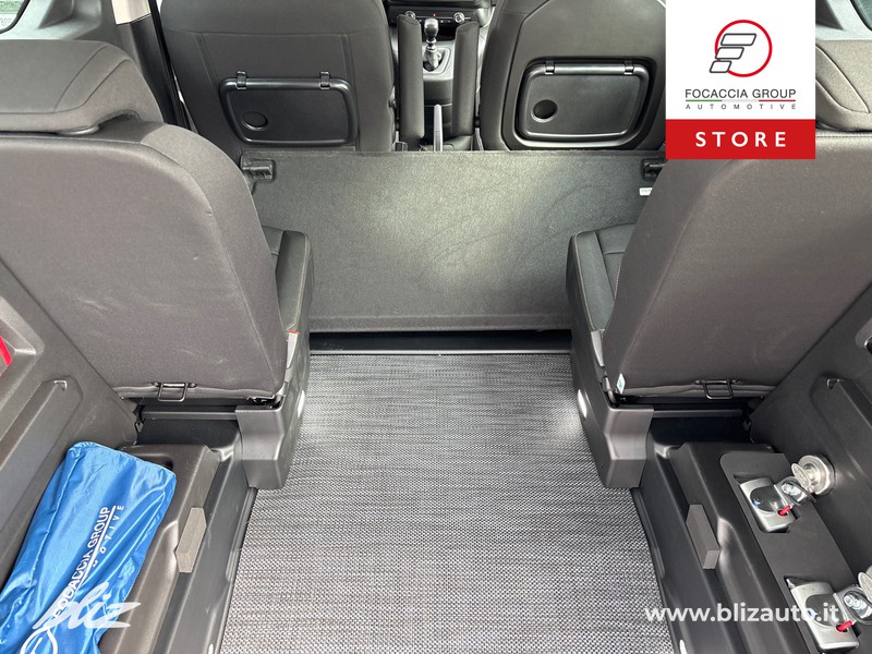 Fiat Doblò Trasport disabili 4 + 1 con Rampa