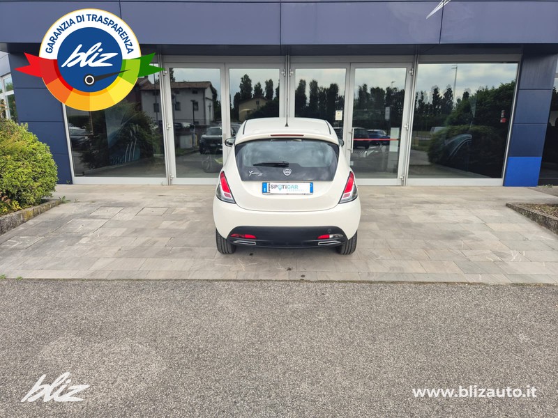 Lancia Ypsilon 1.2 8v s momodesign 69cv