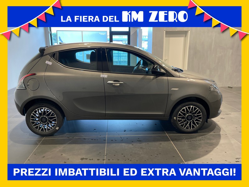 Lancia Ypsilon 1.0 firefly hybrid platino s&s 70cv
